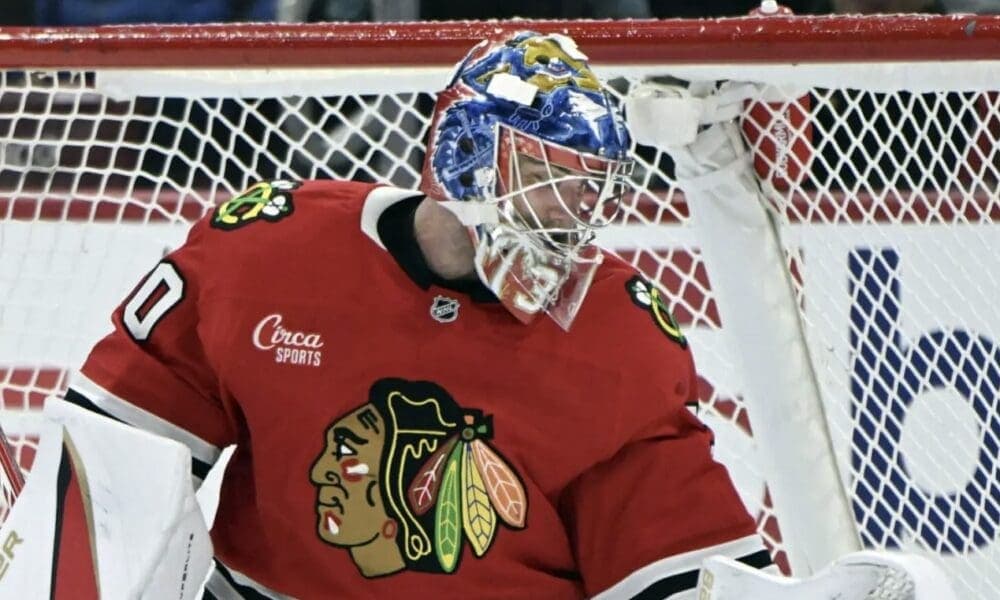Spencer Knight Returns, Gives Blackhawks a Fighting Chance