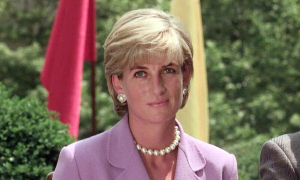Princess Diana's Shocking Secret Handwritten Will Hidden For 26 Years