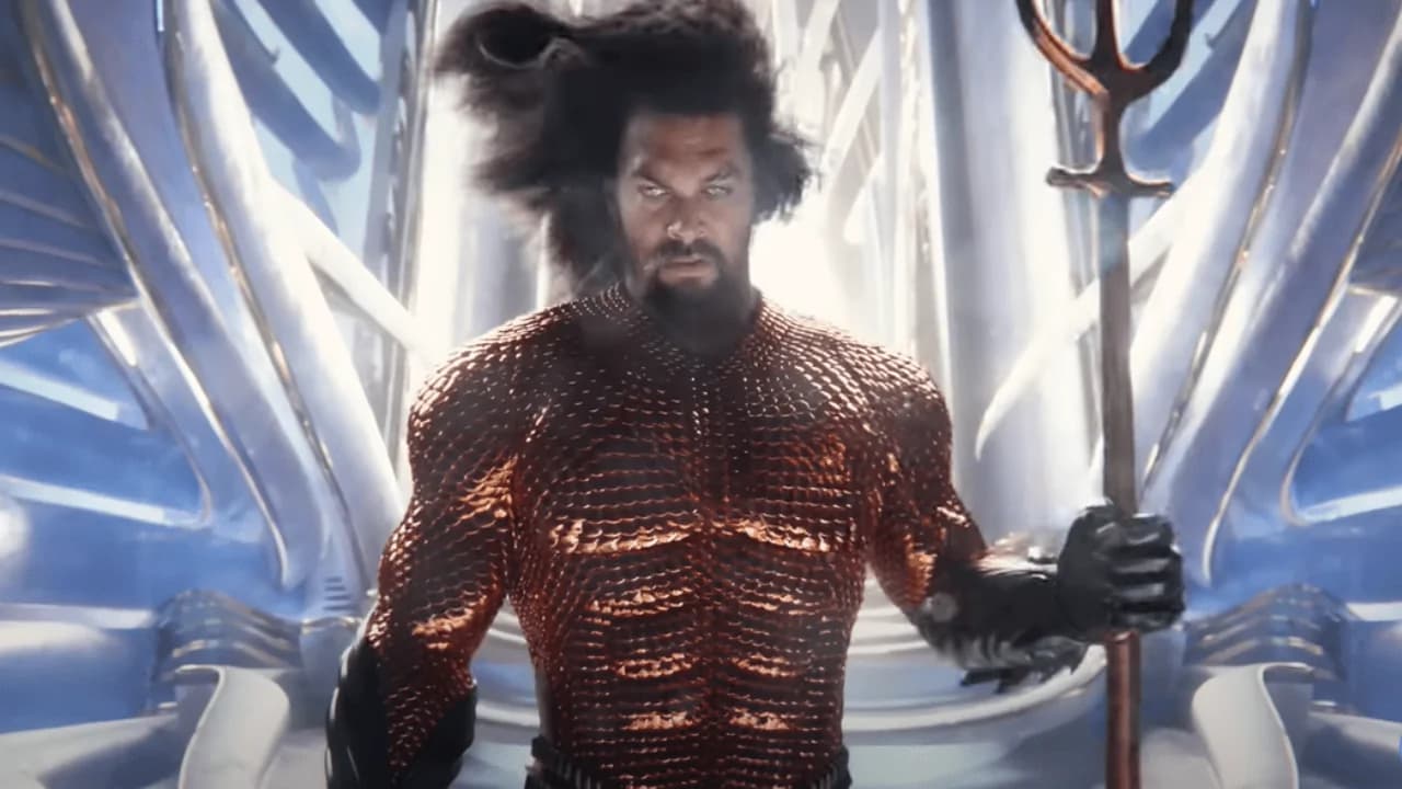 Supergirl Reshoots Bring Superman and Lobo, Boosting DC Film Excitement