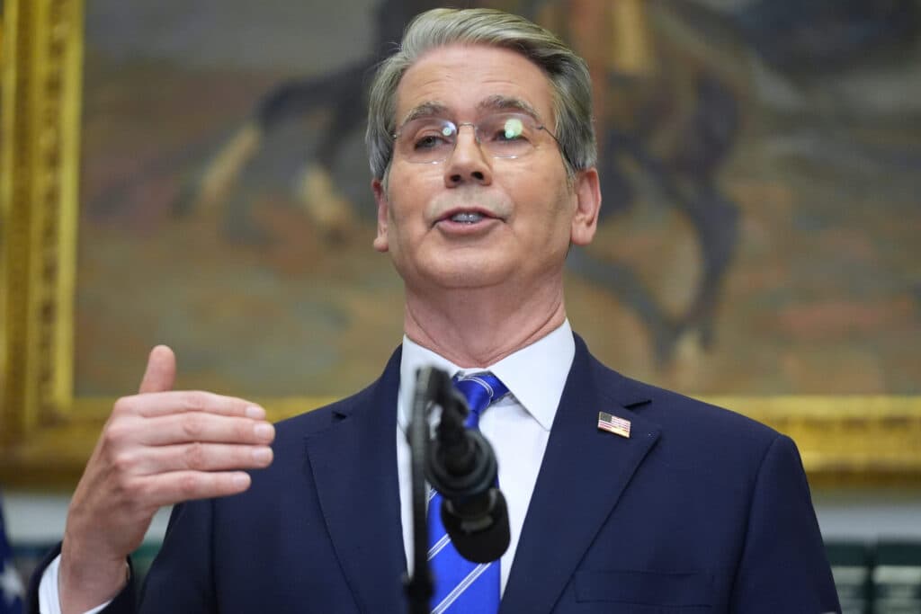 Bessent Accuses Omar of 'Gaslighting' Amid Treasury Welfare Fraud Probe