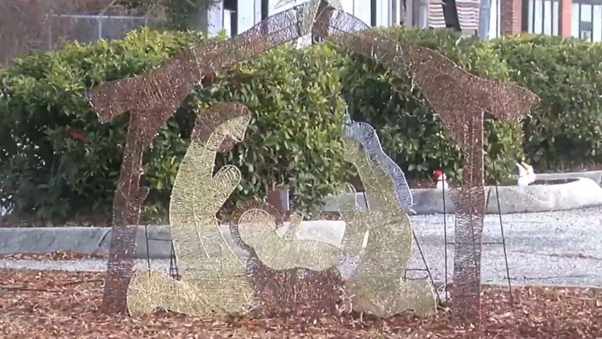 Small Town Stands Firm Against Mayor Over Nativity Scene Controversy