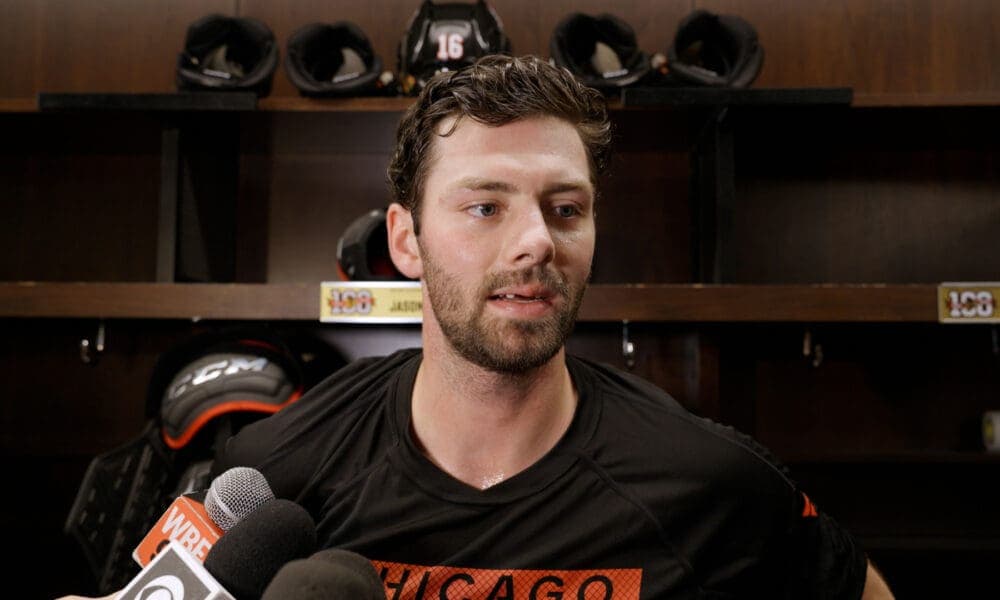 Blackhawks Fall to Avalanche as Toews Backs Murray in Tough Loss