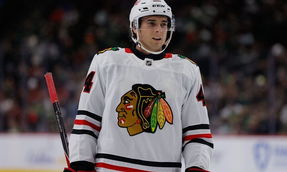 Blackhawks Suffer Heartbreaking Late Loss to Maple Leafs, 3-2