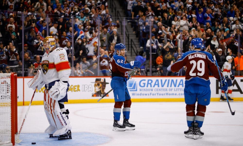 Avalanche Celebrate 10th Straight Home Win, Boosting Playoff Hopes