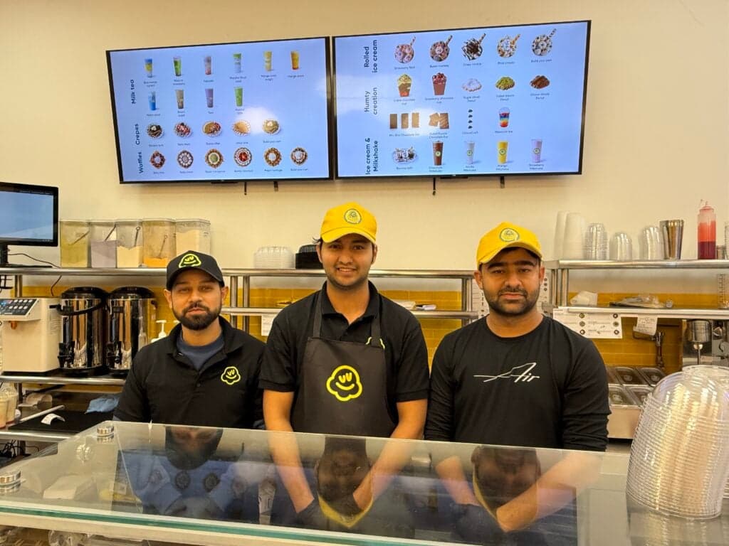 Hicksville Welcomes Cross Street Cafe as New Food Plaza Opens