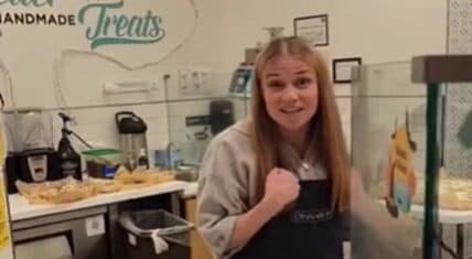 Cinnabon Worker Fired After Mocking Somali Woman's Hijab in Viral Video