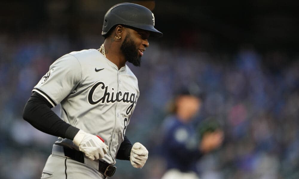 Pirates Show Interest in Luis Robert Jr. Amid MLB Offseason Buzz