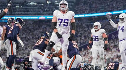 Vikings Celebrate a White Christmas at U.S. Bank Stadium with Fans Excited