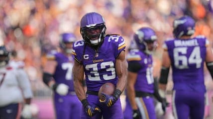 Vikings Make Surprising Roster Move That Leaves Fans Speculating
