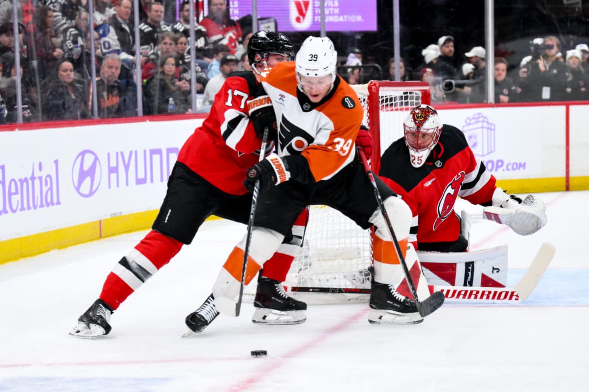 Devils Struggle in Second Period, Fall Short Against Flyers in Comeback Attempt