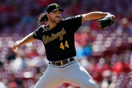 Blue Jays Sign $30M Free Agent, Shocking Fans and Changing Roster Dynamics