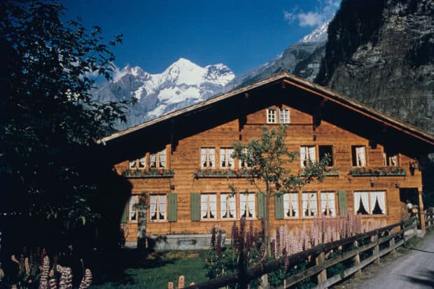 Fugs & Pieces December 12 2025 Highlights Latest Fashion Trends and Reactions