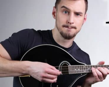 Musician Shocks Fans by Playing 111 Instruments in One Unique Progression