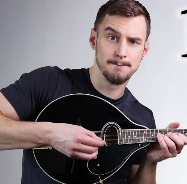 Musician Shocks Fans by Playing 111 Instruments in One Unique Progression