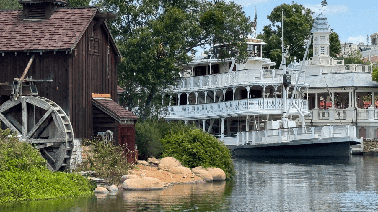Disneyland Paris Revamps Frontierland Waterway While Walt Disney World Closes Rivers of America