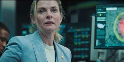 Stephen King Calls New Netflix Thriller Terrifying, Tops Charts