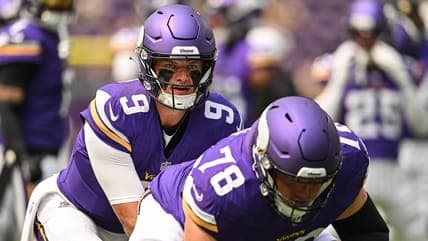 Vikings Activate Pro Bowl Lineman Ryan Kelly, Make Practice Squad Moves