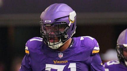 Vikings Star O-Lineman Christian Darrisaw Lands on IR, Season Ended